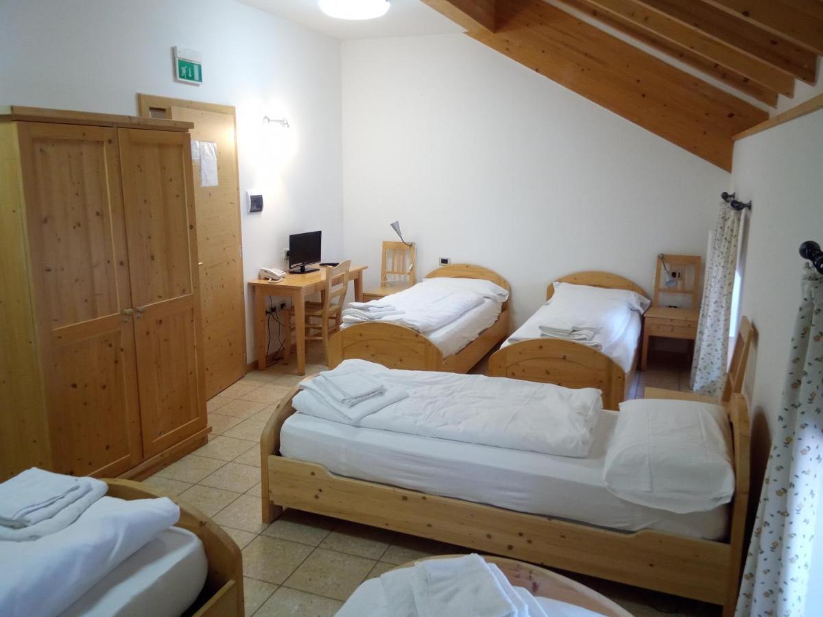 Taxus Hostel Pieve Tesino Eksteriør billede