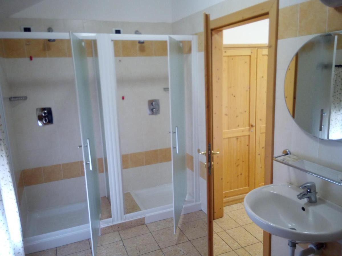 Taxus Hostel Pieve Tesino Eksteriør billede