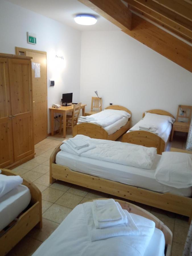 Taxus Hostel Pieve Tesino Eksteriør billede